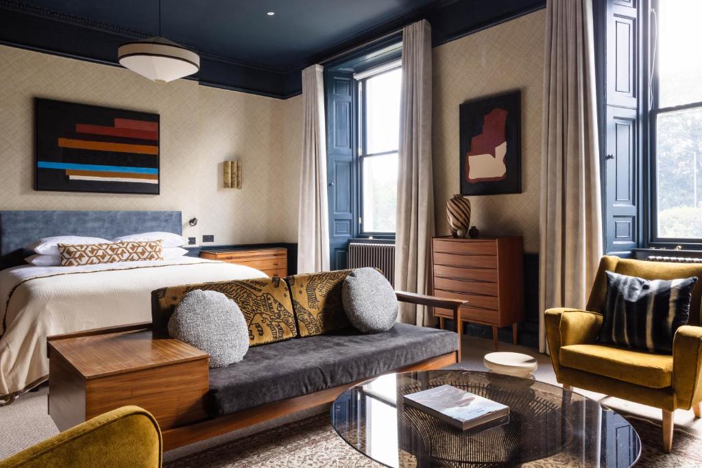 3 John's Place Townhouse in Edinburgh
