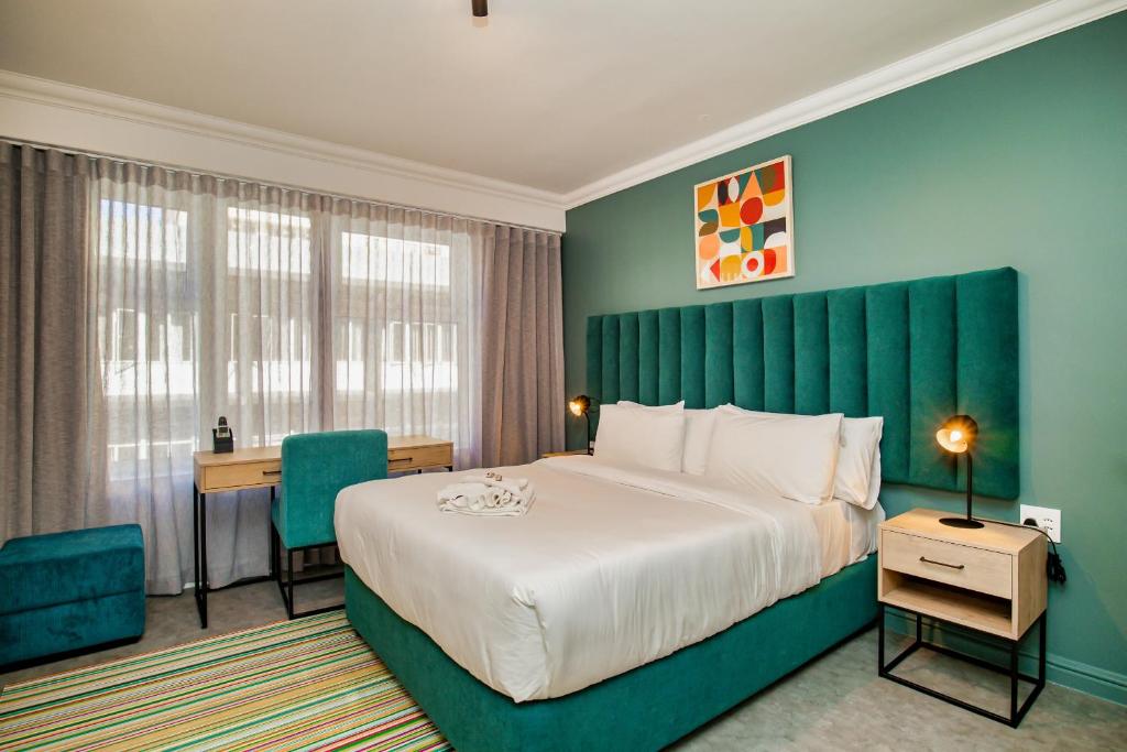 9 On Barrack in Cape Town