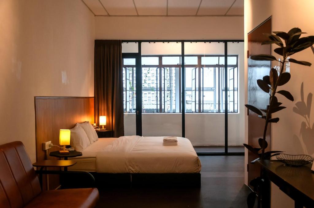 Aayu Chowrasta - 3 mins walk to Penang Road Chendul in Penang