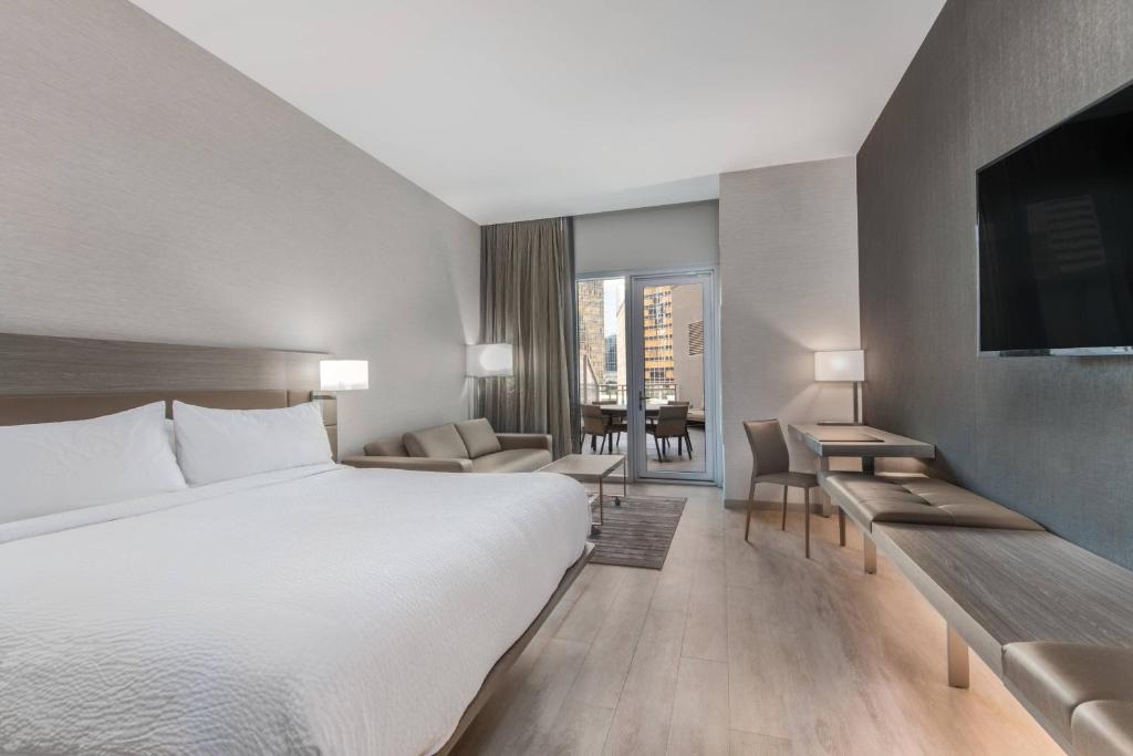 AC Hotel by Marriott Charlotte City Center in Charlotte