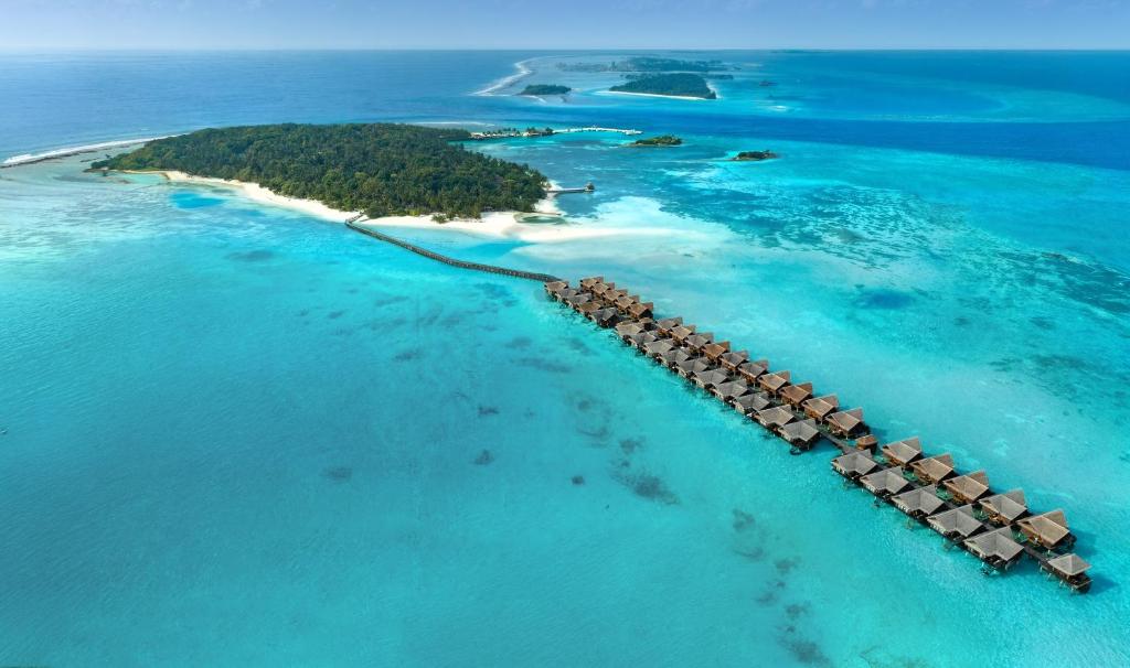 Adaaran Select Huduran Fushi in Thulusdhoo