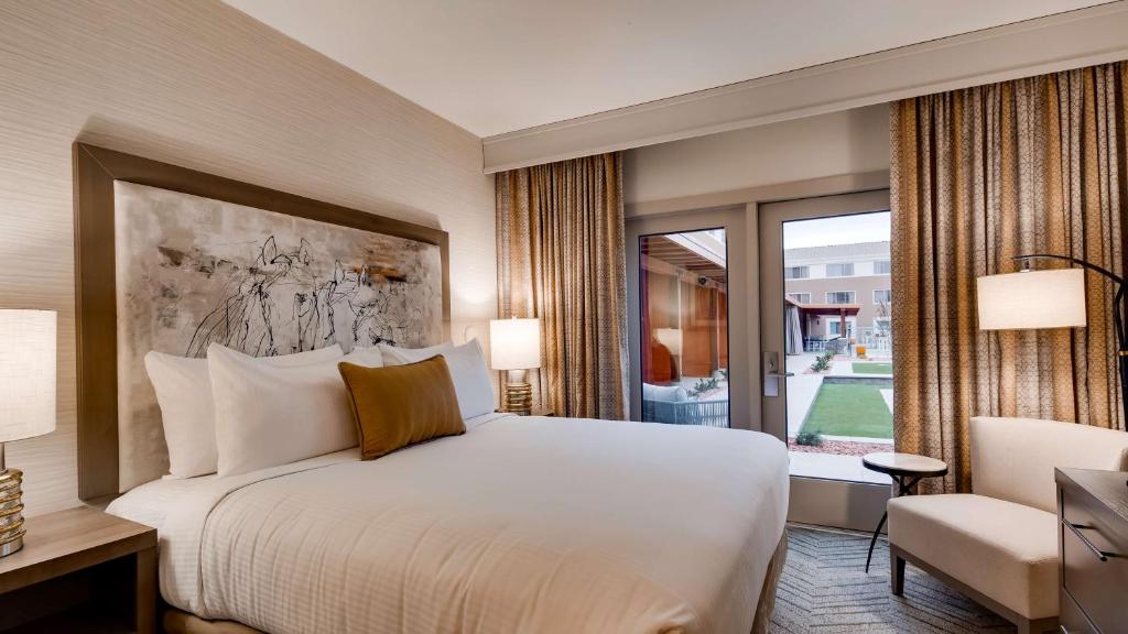 Aiden by Best Western Scottsdale North in Scottsdale