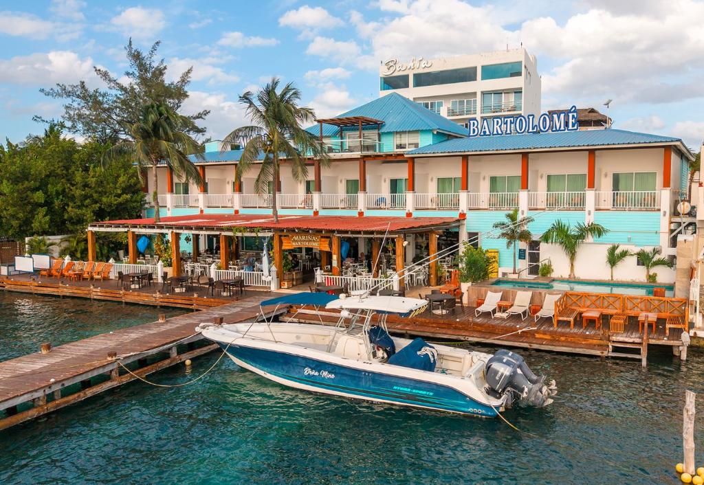 Bartolome Oceanfront Suites in Isla Mujeres