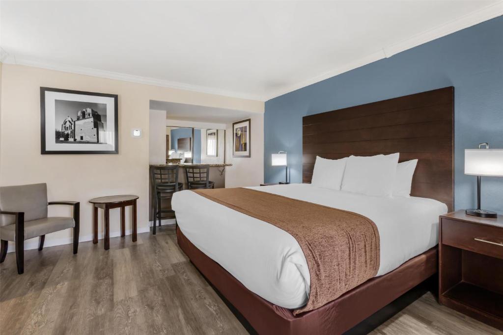 Best Western InnSuites Tucson Foothills Hotel & Suites in Tucson