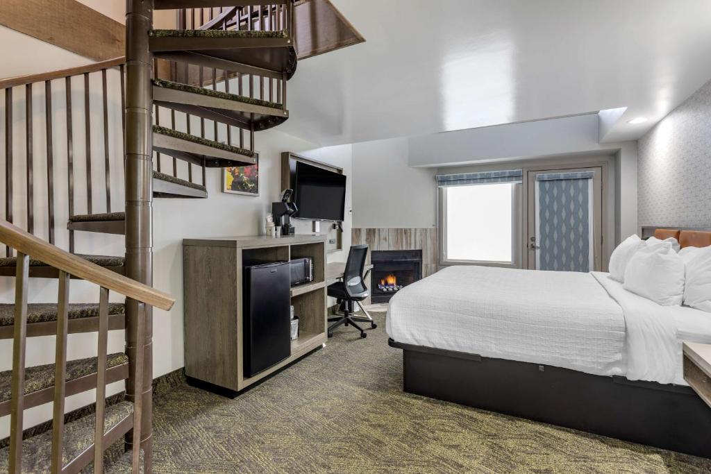 Best Western Plus Apple Valley Lodge Pigeon Forge in Pigeon Forge