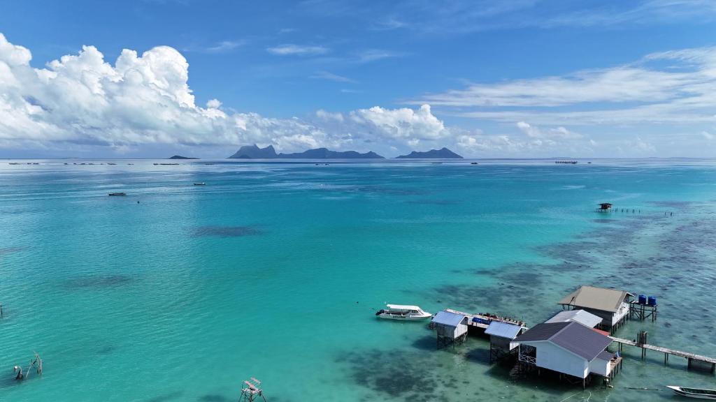 Bigfin water bungalow in Semporna