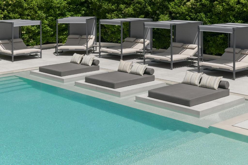Blazer Suites Hotel in Glyfada