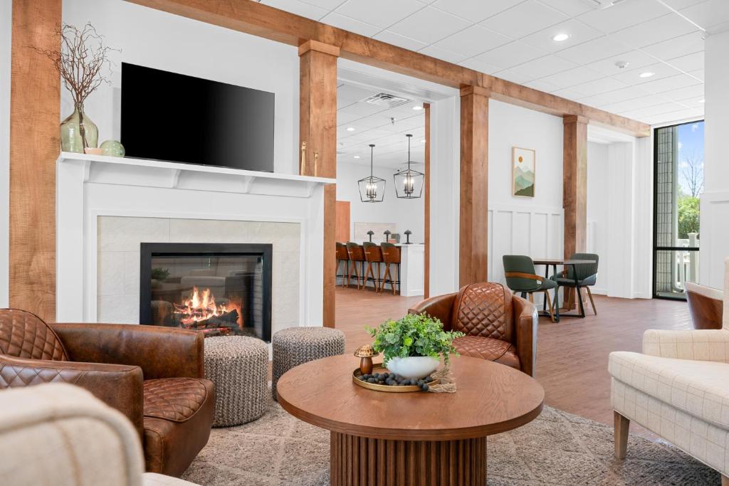 Branson Falls Lodge in Branson