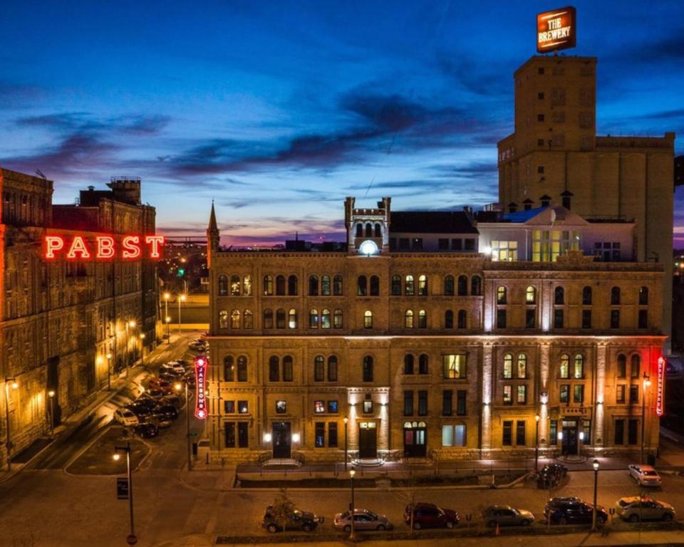 Brewhouse Inn and Suites in Milwaukee