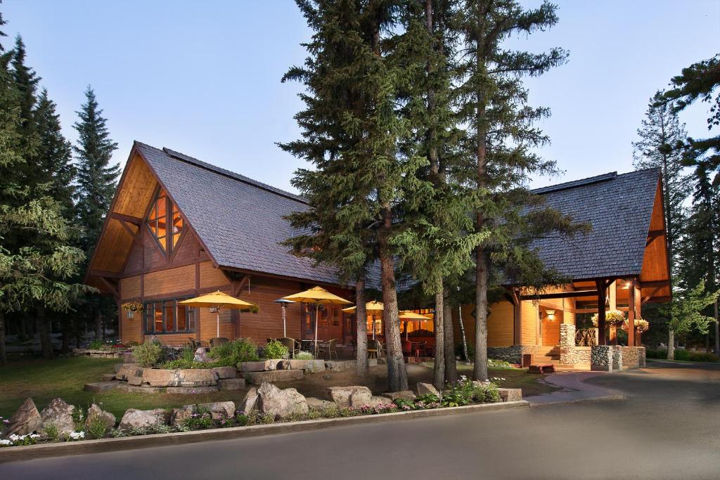 Buffalo Mountain Lodge in Banff