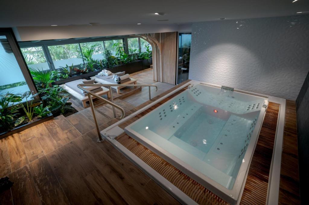 BW Plus Central Park Hotel & Spa in La Rochelle
