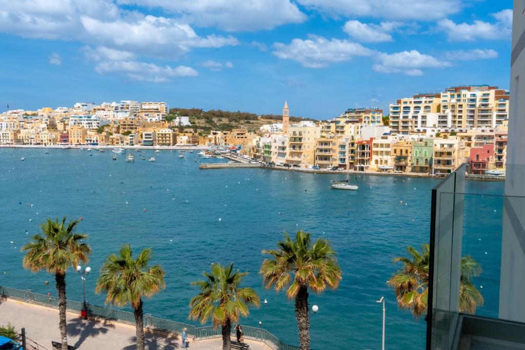 C'est La Vie Hotel Marsascala in Marsaxlokk
