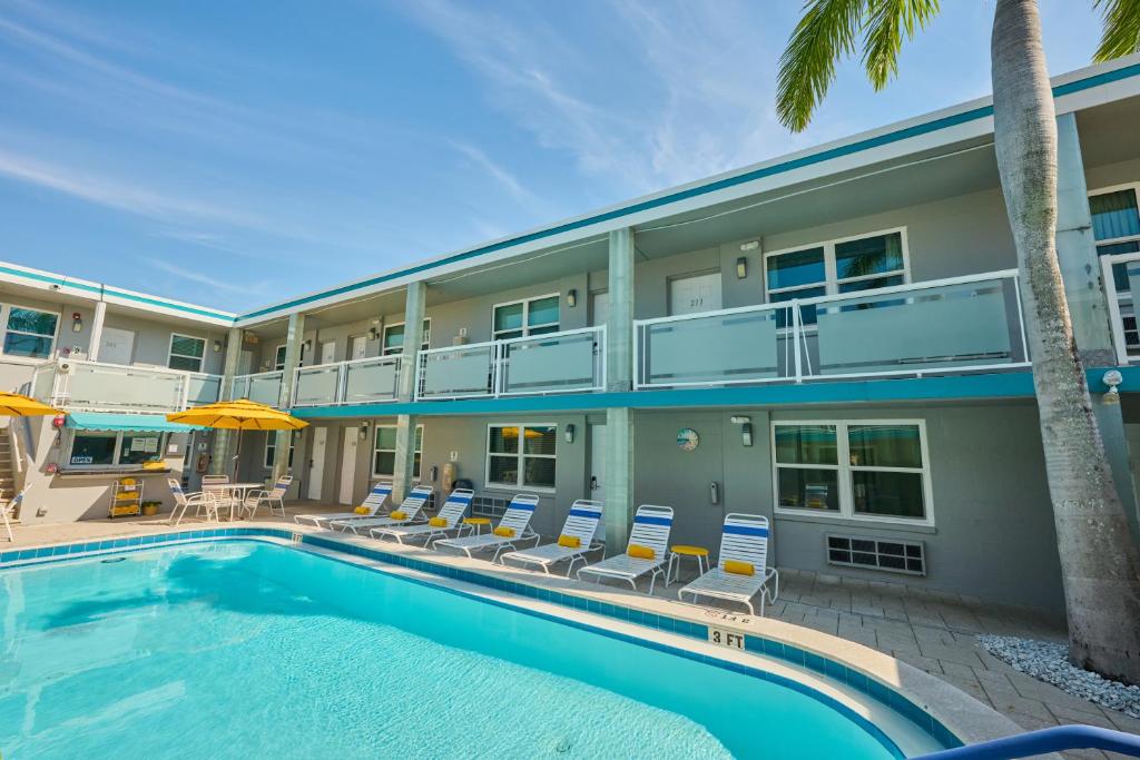Camelot Beach Suites in Clearwater Beach