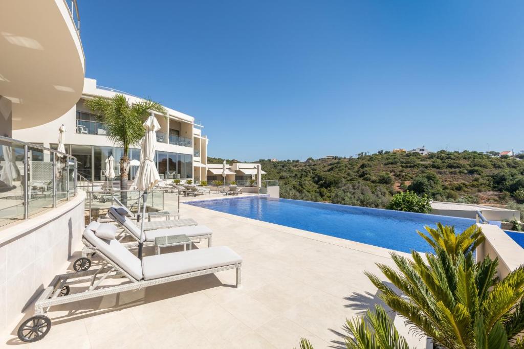 Caneiros Luxury House & Suites in Lagoa