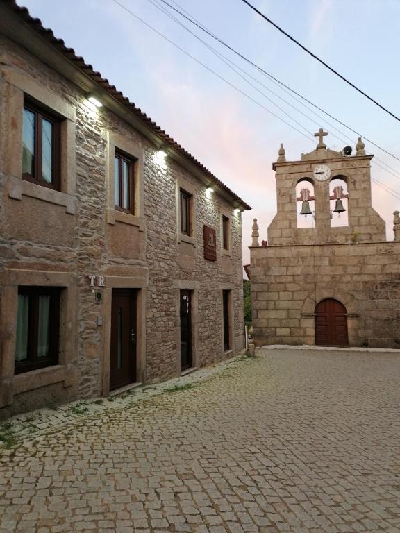 Casa de l' Eigreija in Mogadouro
