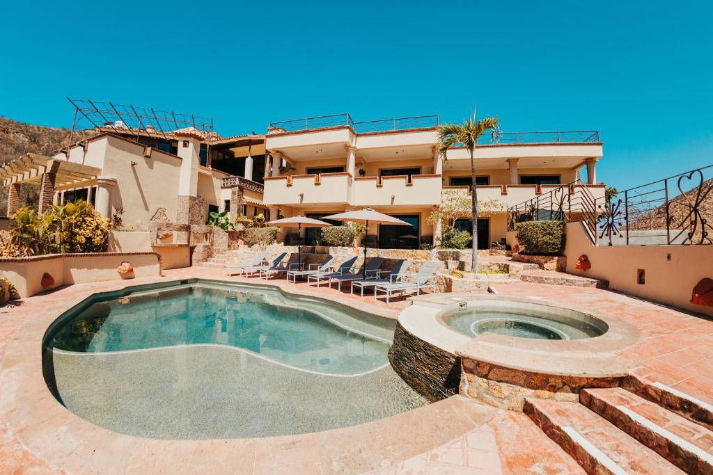Castillo Blarney Inn in Cabo San Lucas