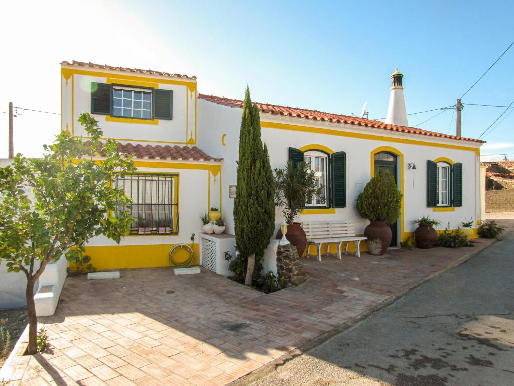 Charming Countryside Home with Fireplace & Patio in Alcoutim