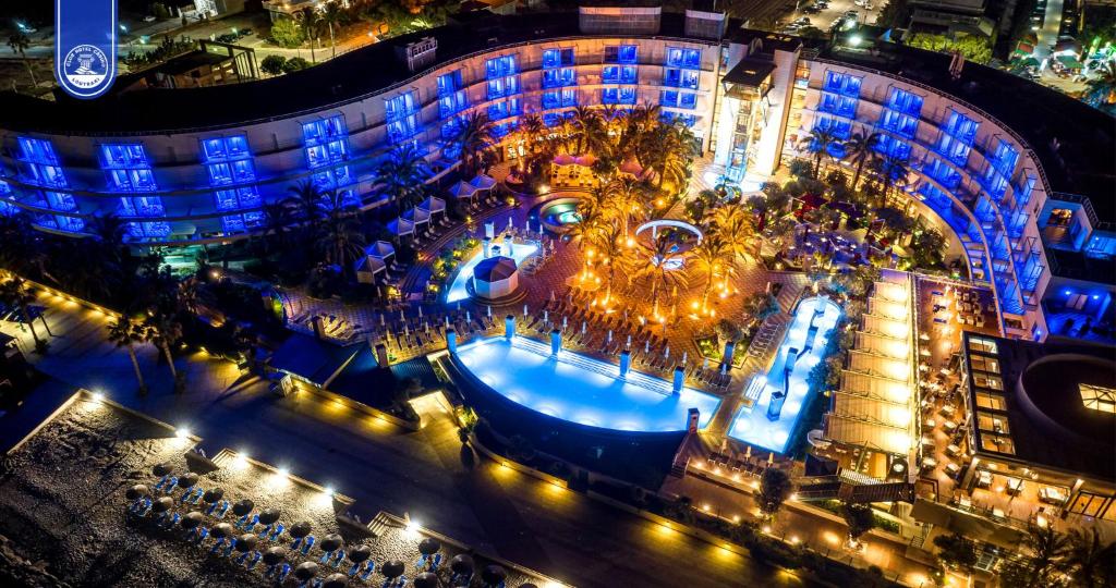 Club Hotel Casino Loutraki in Loutraki