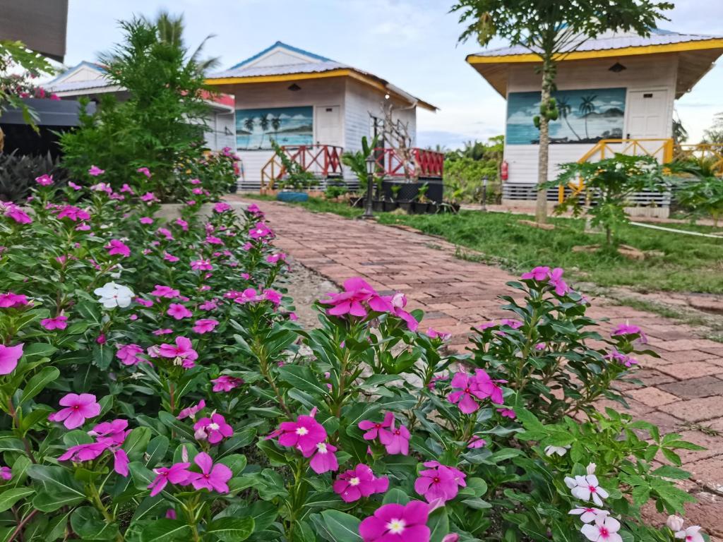 Coconut Garden Resort仙本那顺德人家棕榈园 in Semporna