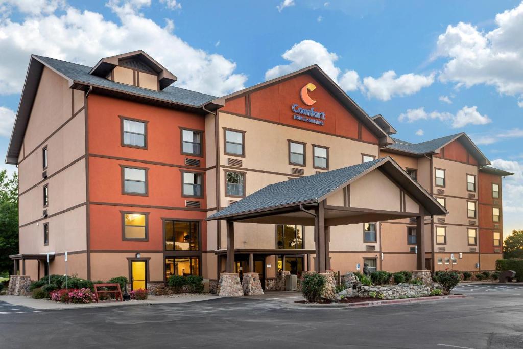 Comfort Inn & Suites Branson Meadows in Branson