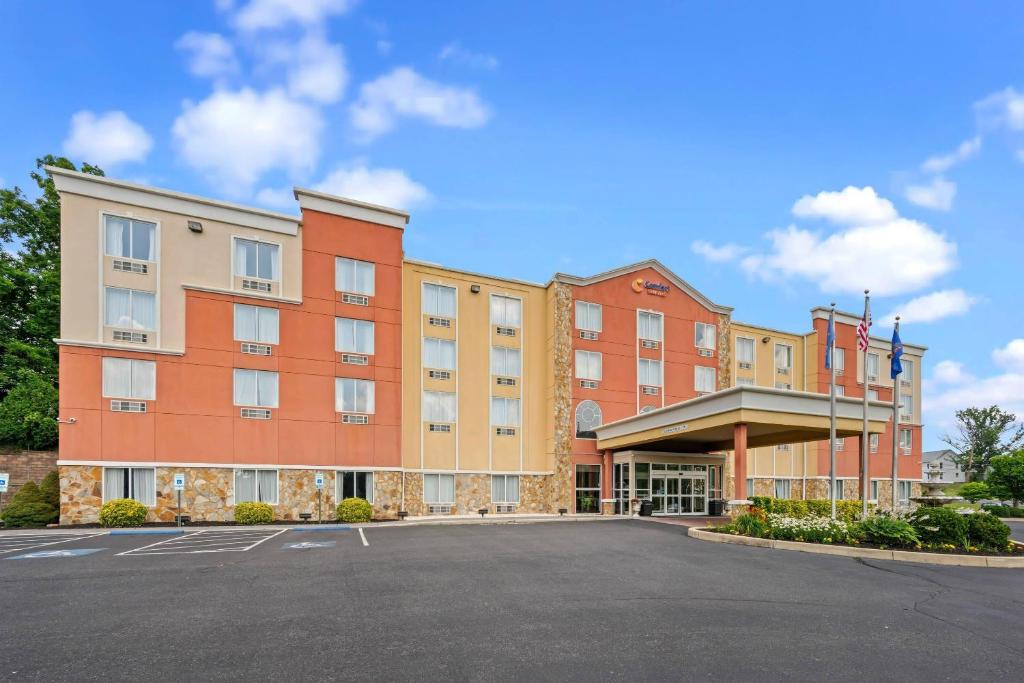 Comfort Suites Near Gettysburg Battlefield Visitor Center in Gettysburg