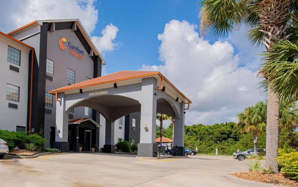 Comfort Suites Oil Center in Lafayette