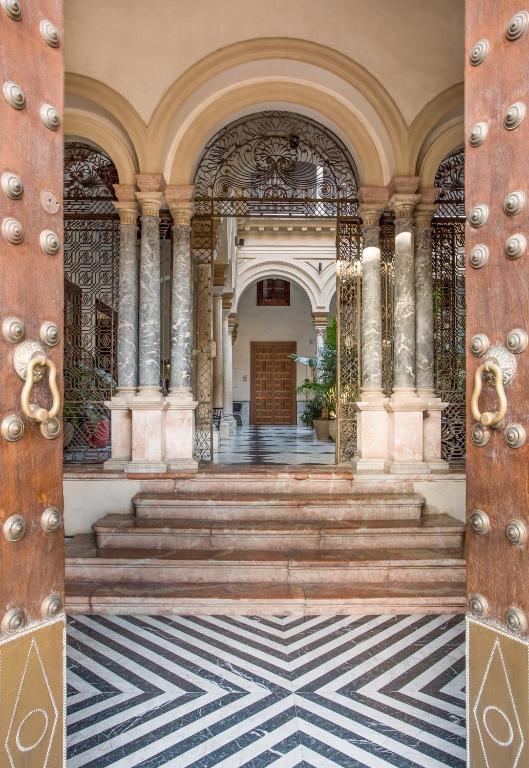 CoolRooms Palacio Villapanés 5 GL in Seville