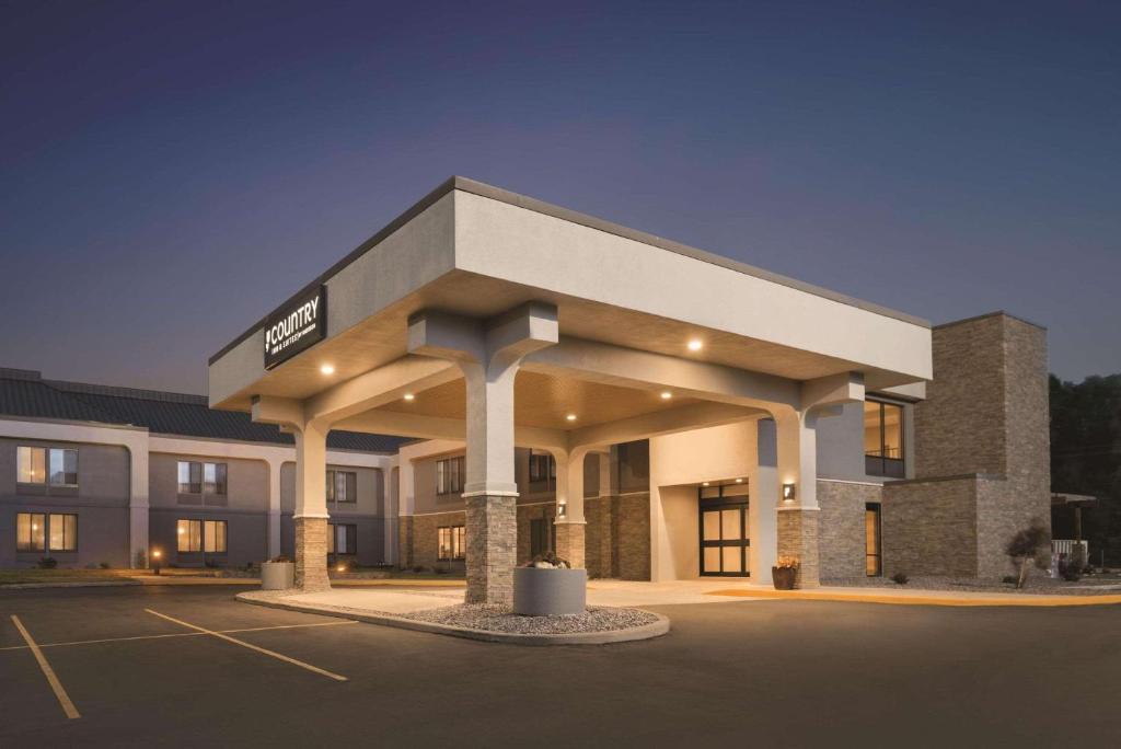 Country Inn & Suites by Radisson, La Crosse, WI in La Crosse