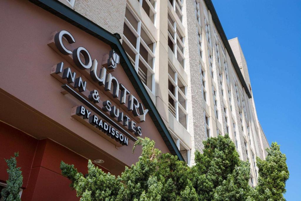 Country Inn & Suites by Radisson, Virginia Beach Oceanfront in Virginia Beach