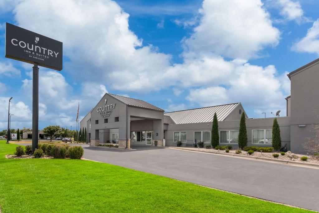 Country Inn & Suites by Radisson, Wichita East, KS in Wichita