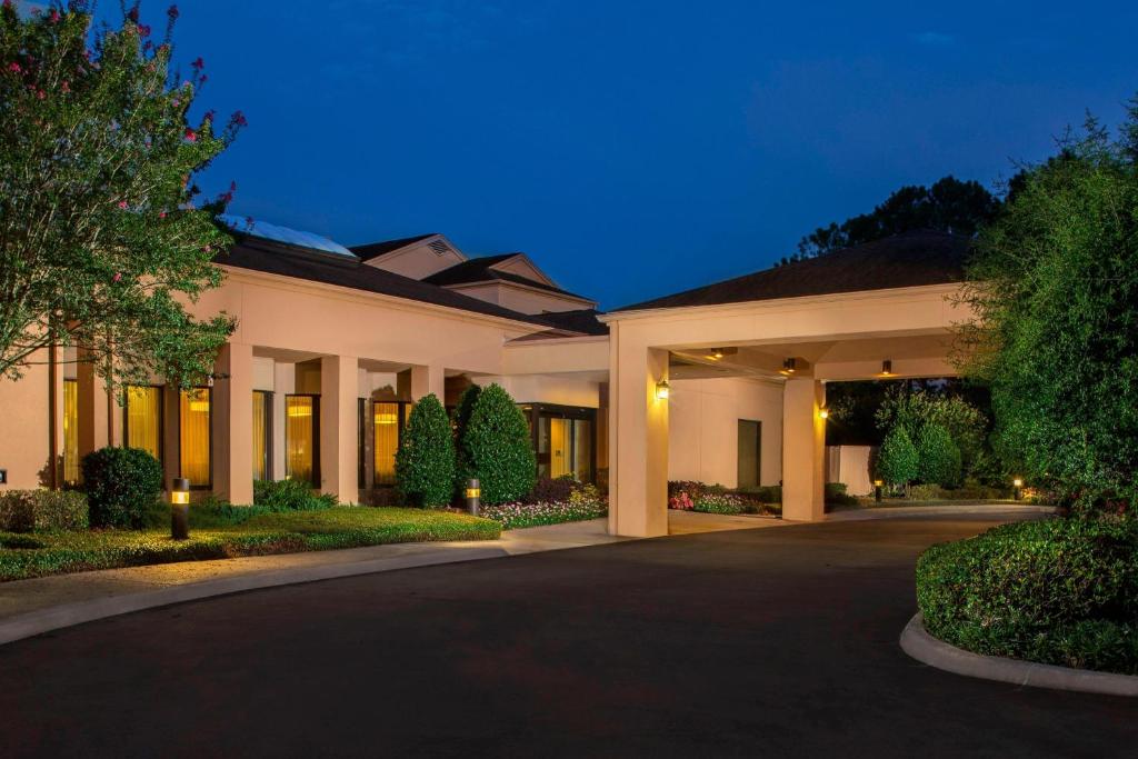 Courtyard by Marriott Baton Rouge Acadian Centre/LSU Area in Baton Rouge