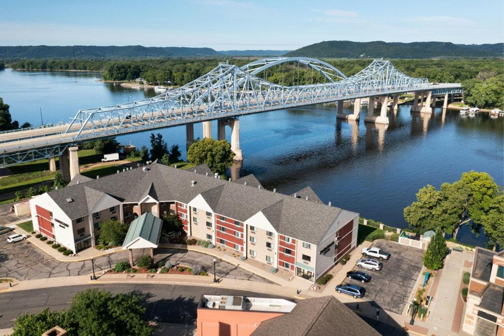Courtyard La Crosse Downtown/Mississippi Riverfront in La Crosse