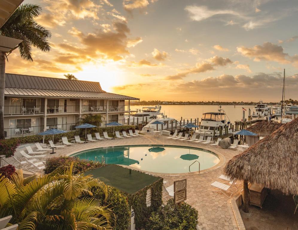 Cove Inn on Naples Bay in Naples