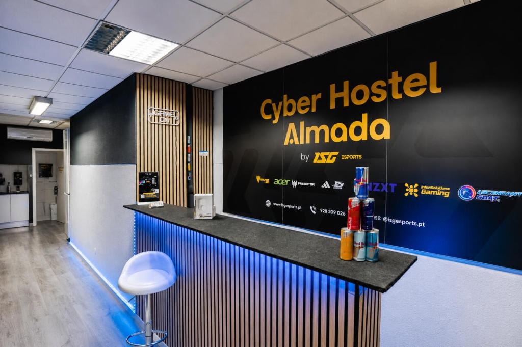CyberHostel Almada in Almada