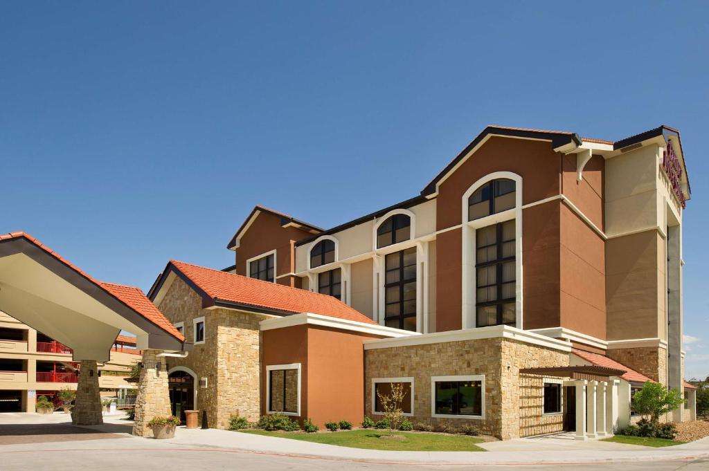 Drury Plaza Hotel San Antonio Airport in San Antonio