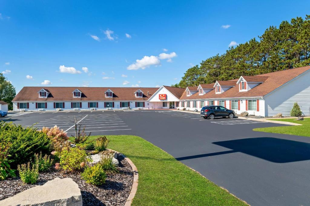Econo Lodge Inn & Suites Eau Claire South in Eau Claire