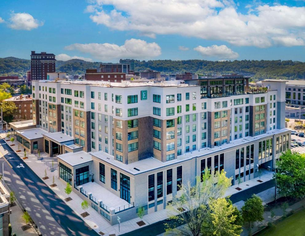 Embassy Suites By Hilton Asheville Downtown in Asheville
