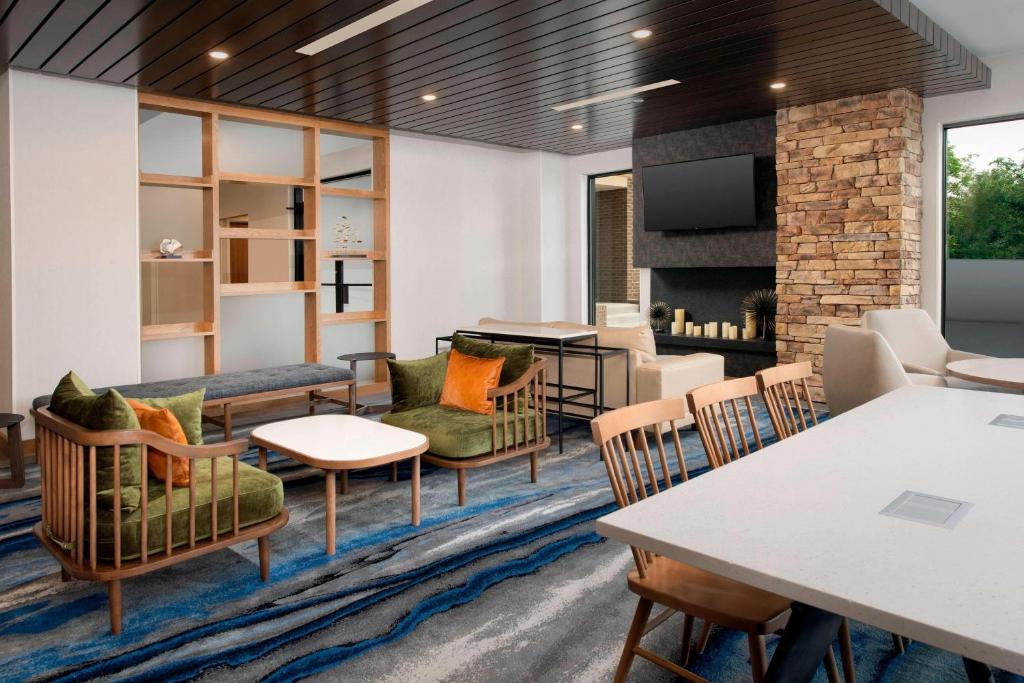 Fairfield Inn & Suites by Marriott Alexandria West/Mark Center in Alexandria