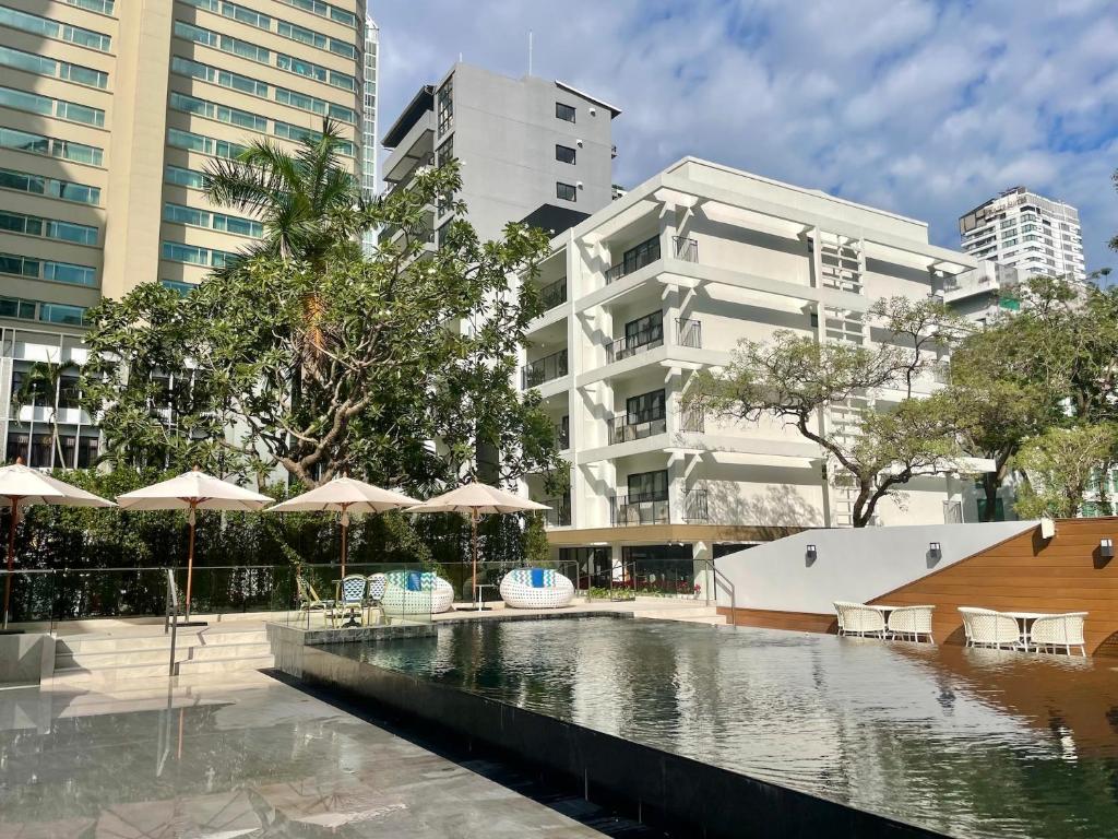 Floral Court Hotel & Residence Sukhumvit 13 in Bangkok