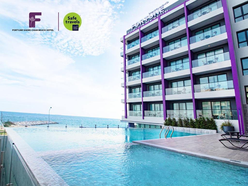 Fortune Saeng Chan Beach Hotel Rayong - SHA Plus in Rayong