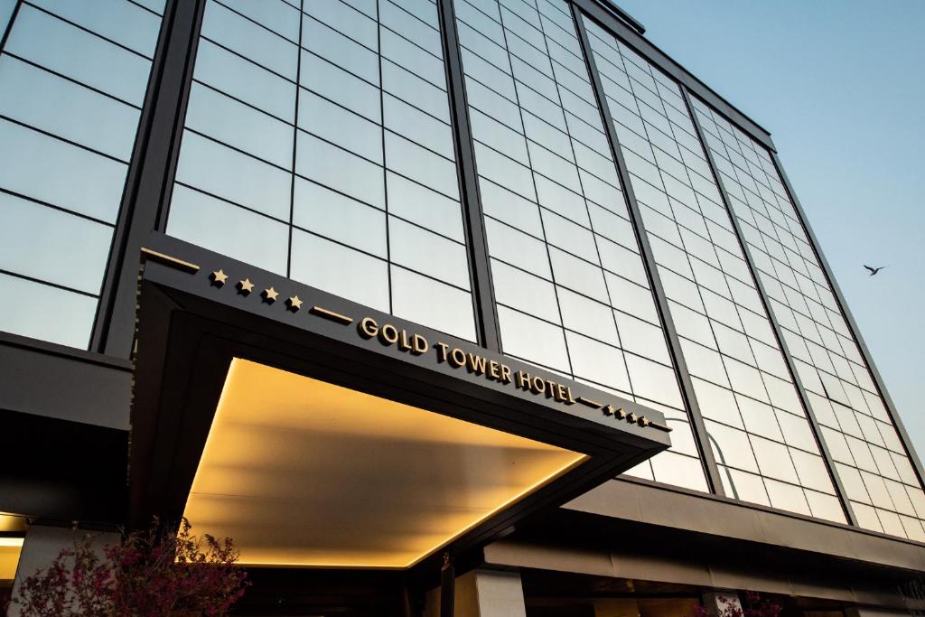 Gold Tower Lifestyle Hotel in Naples