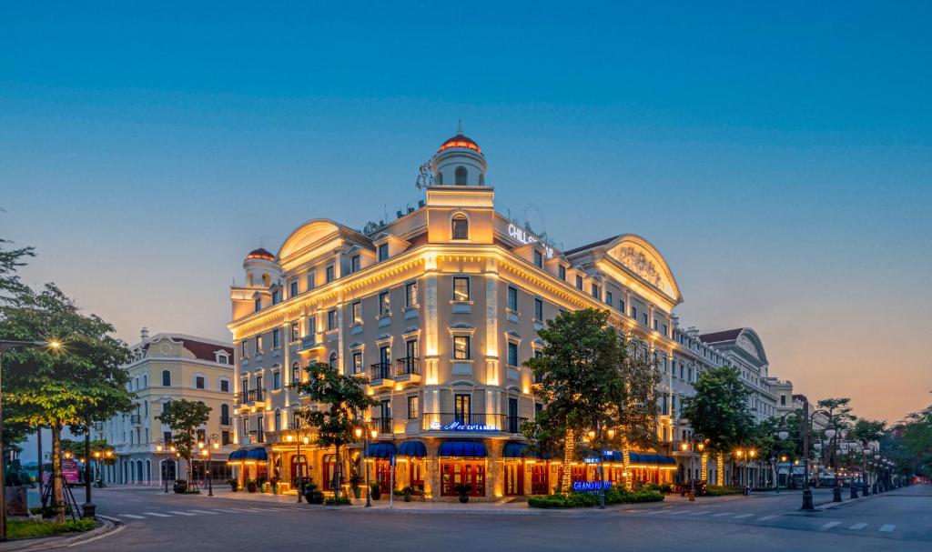 Grand Fleuve Boutique in Ha Long