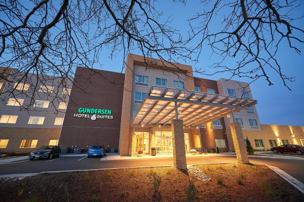 Gundersen Hotel & Suites in La Crosse