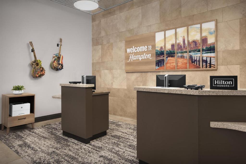 Hampton Inn and Suites Austin University Capitol in Austin