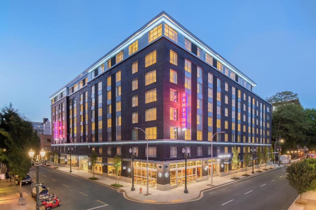 Hampton Inn And Suites By Hilton Portland-Pearl District in Portland