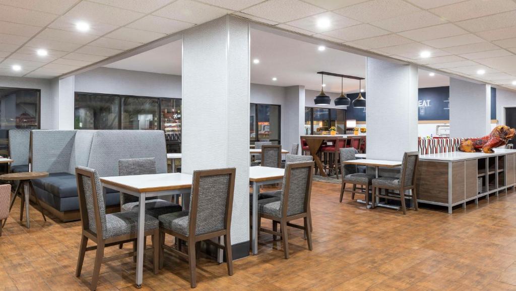 Hampton Inn Athens in Athens