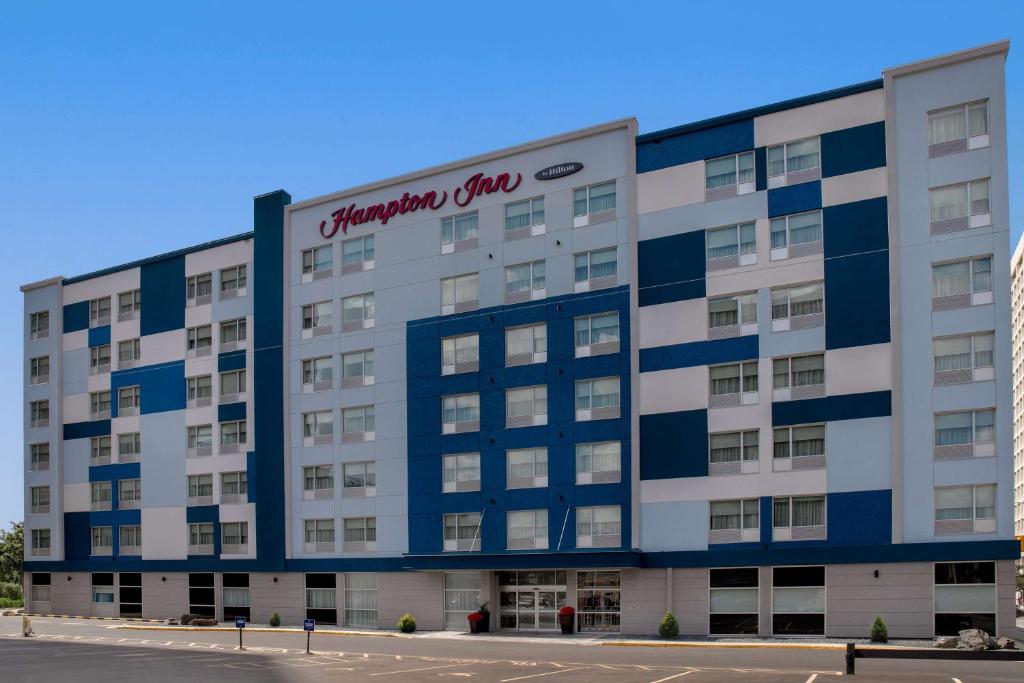 Hampton Inn By Hilton Winnipeg Downtown in Winnipeg