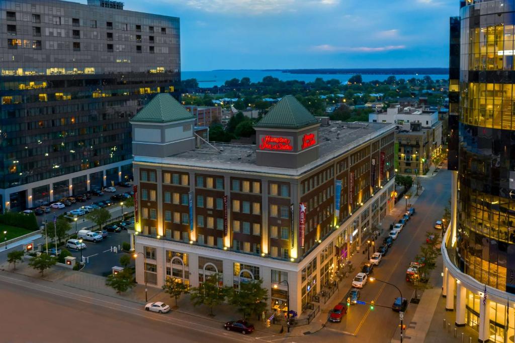 Hampton Inn & Suites Buffalo/Downtown in Buffalo