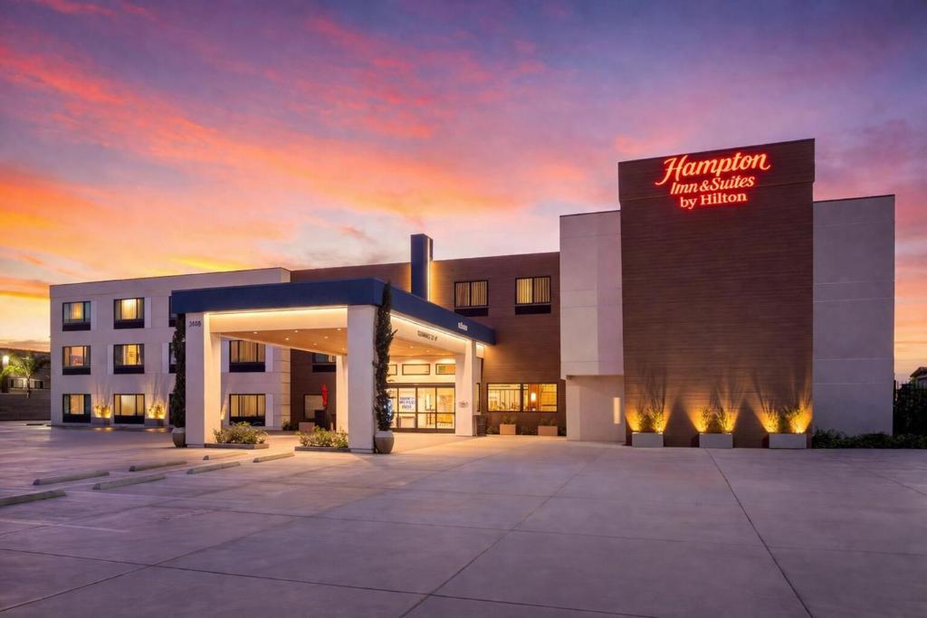 Hampton Inn & Suites by Hilton San Diego SeaWorld Near Old Town in San Diego