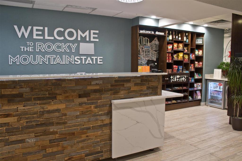 Hampton Inn & Suites Denver-Speer Boulevard in Denver
